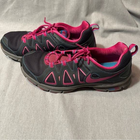 Nike Air Alvord 10 women's Size 11.5 trail running shoes, gray/pink, sneakers - Picture 3 of 12
